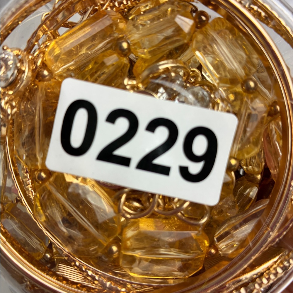 Mystery Treasure 16 oz Jar  – Lot 0229 - Picture 6 of 6